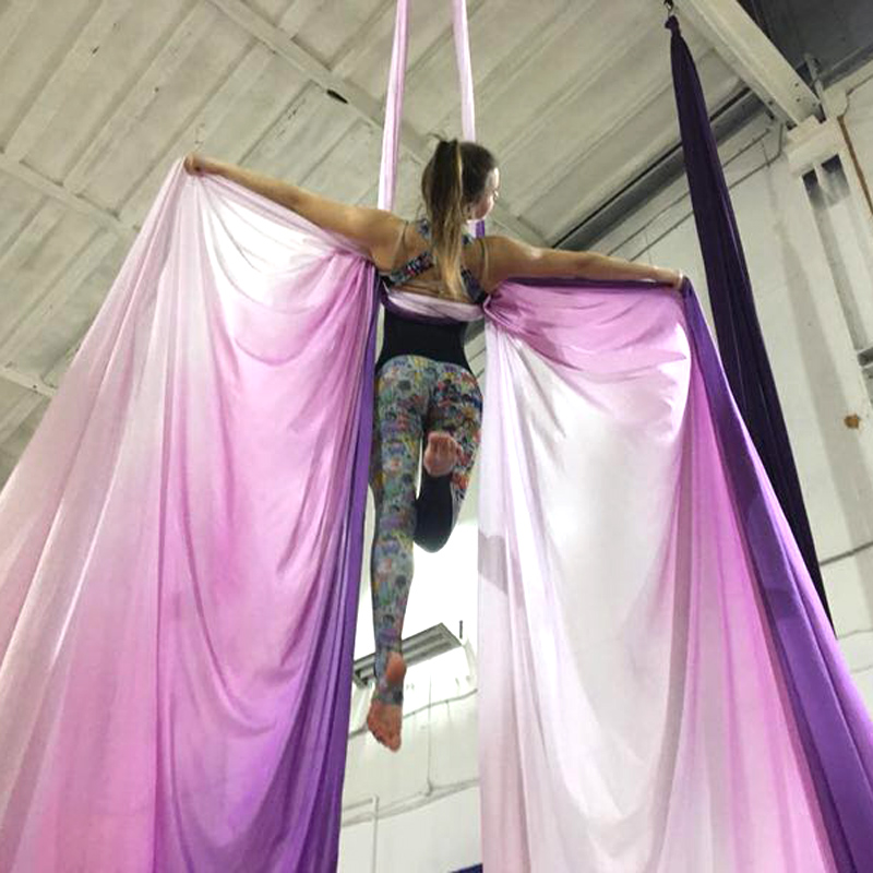 أرجوحة يوجا مضادة للجاذبية أوم - مراجعة Yoga Swing Aerial وسعره